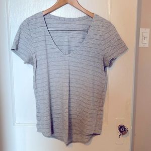 V-Neck Short-Sleeve